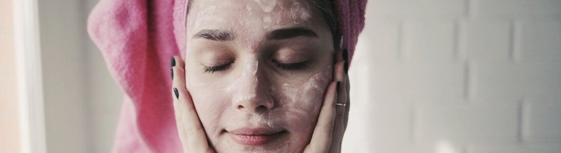 Warum Hanfsamenöl die beste Anti-Aging-Lösung